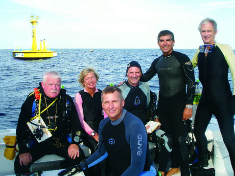 Lucky members of REEF's Advanced Assessment Team (AAT) had the opportunity to dive on the Aquarius Underwater Habitat in 2007.
